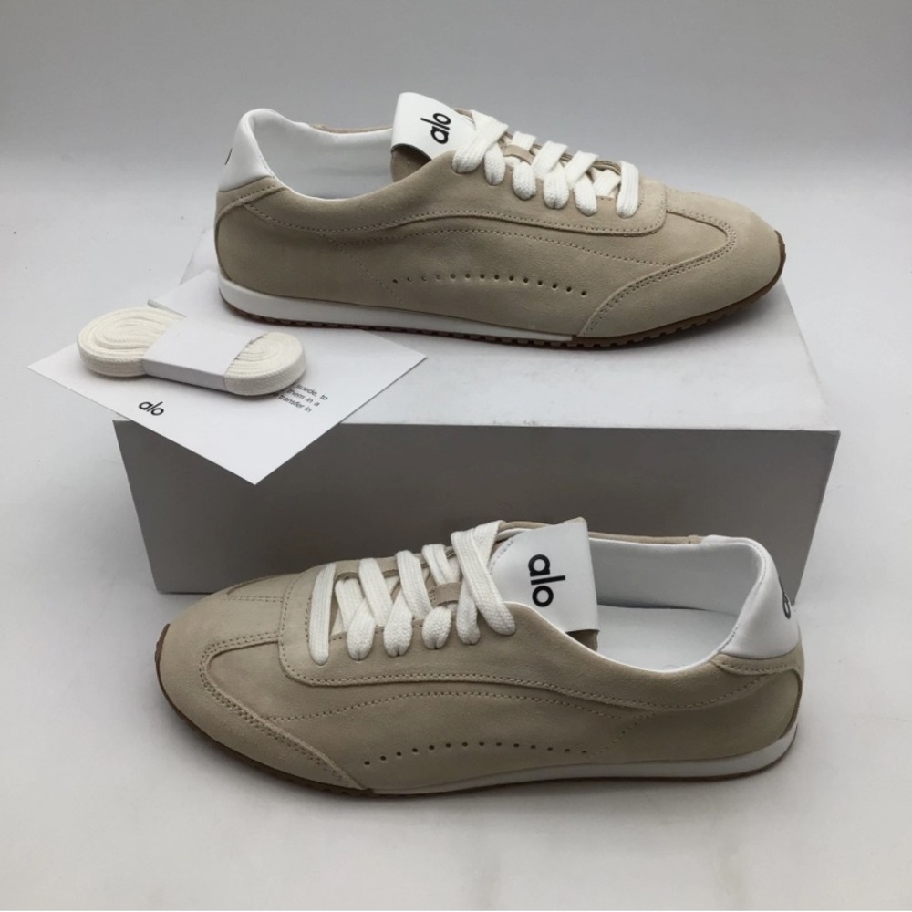 Alo Yoga Sunset Sneaker Sandstone Ivory Suede Low Top Womens Size 7.5 A0891U NEW